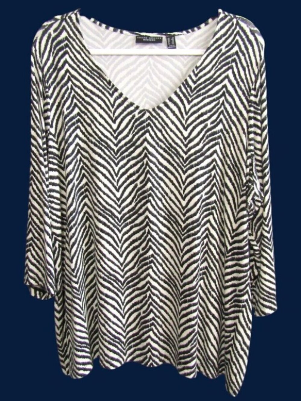 Susan Graver Weekend Printed Cool Touch Top Size 1X Ivory Black Zebra A390494